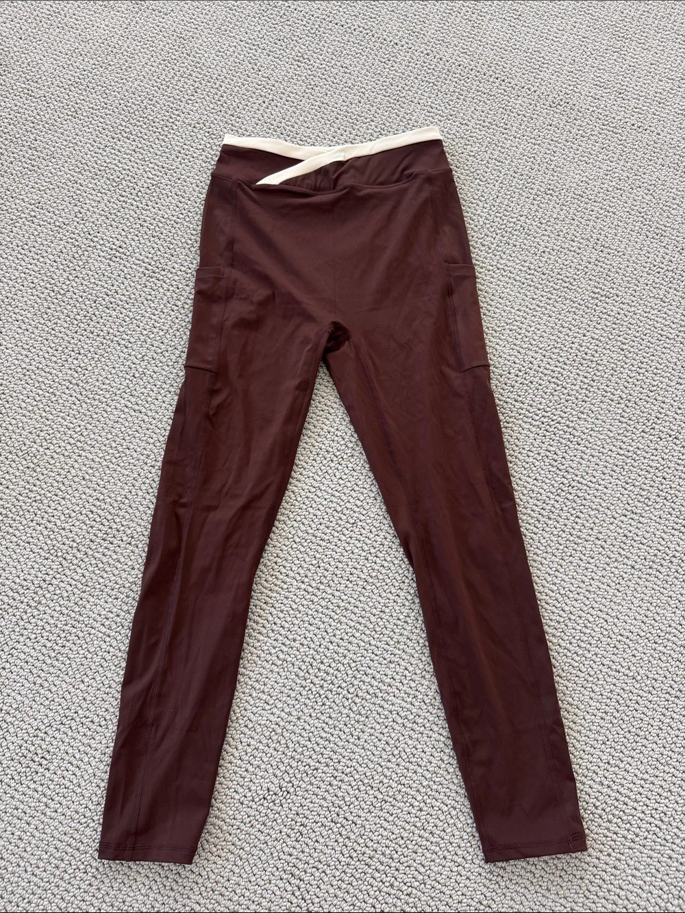 Berlook High-Waist Leggings with Side Pockets - Deep Burgundy